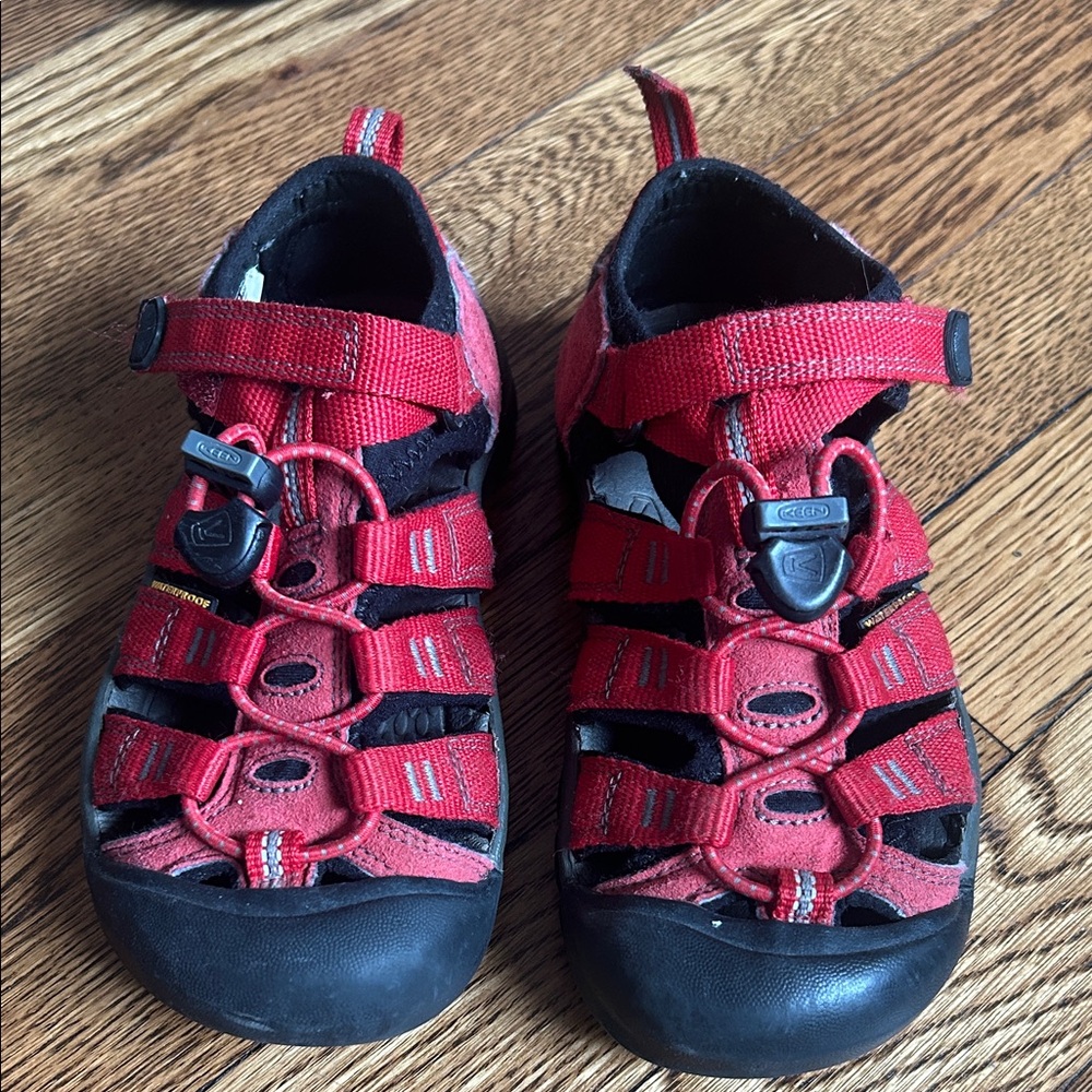 Keen Kids Red and Black Closed-Toe Waterproof Shoes